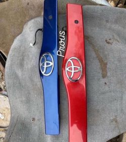 🚗2004-2009 Toyota Prius Garnish Trim Tail Gate