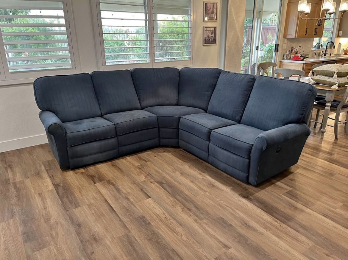 *Free Delivery* Lazy Boy Manual Reclining Sectional Couch Sofa