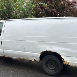 Ford Econiline 150 251.000 Miles