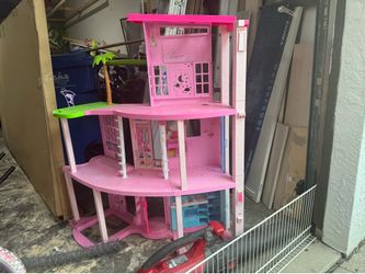 Barbie house free