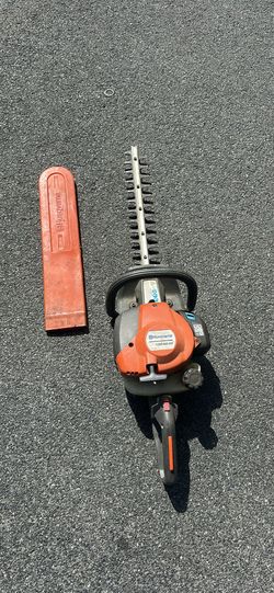 Husqvarna 122HD60 24" 22cc 2 Cycle Gas Powered Dual Hedge Clipper Saw Trimmer