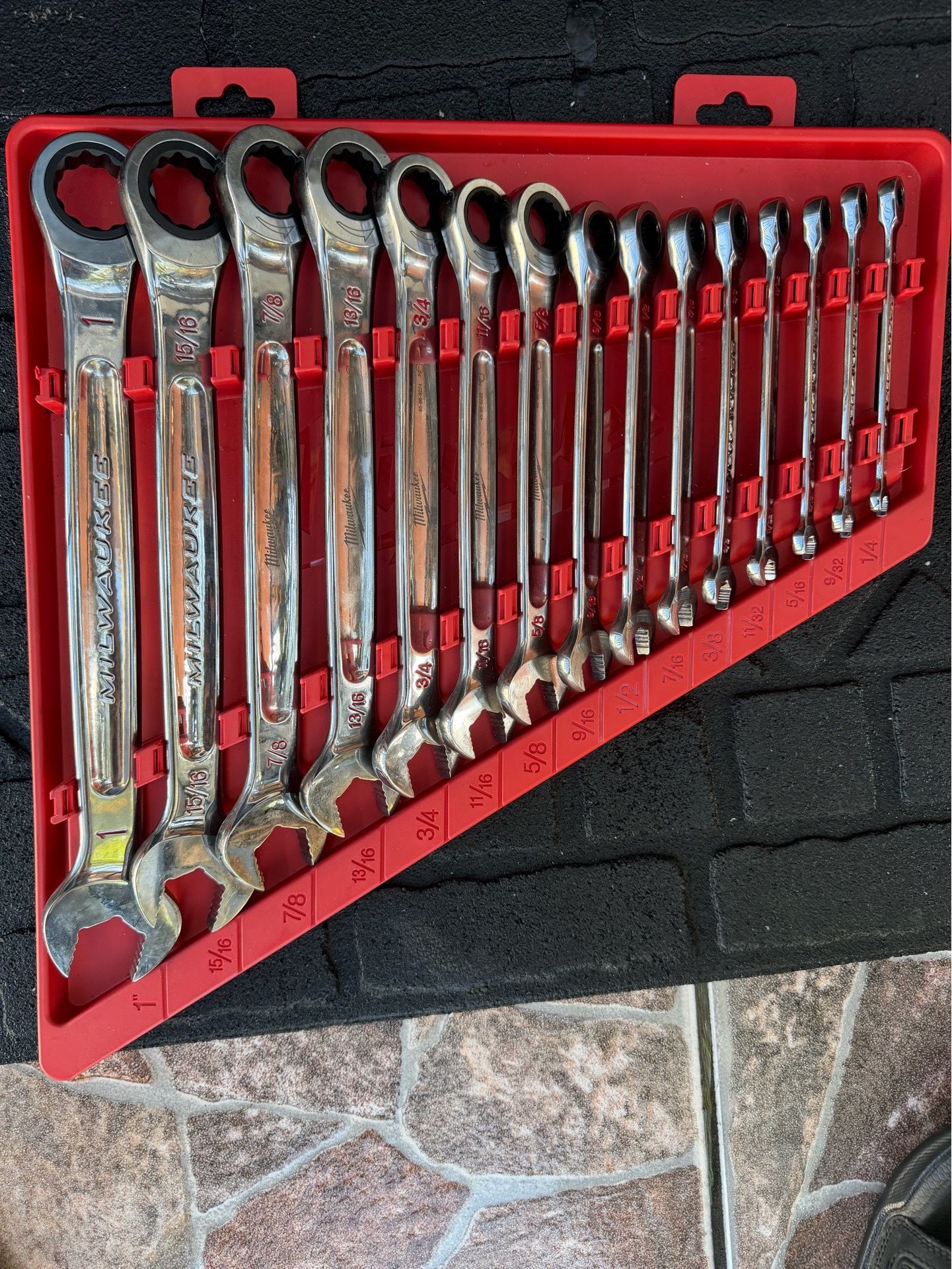 Milwaukee SAE Ratcheting Combination Wrench Set (15-Piece)