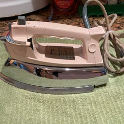 Vintage Pink 60S Vista Steam Clothing Iron Mid-Century Iron Master Working        Kitchen