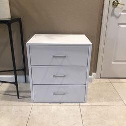 White 3-Drawer Nightstand / Small Dresser/ Closet Drawer