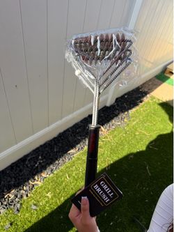 Grill brush