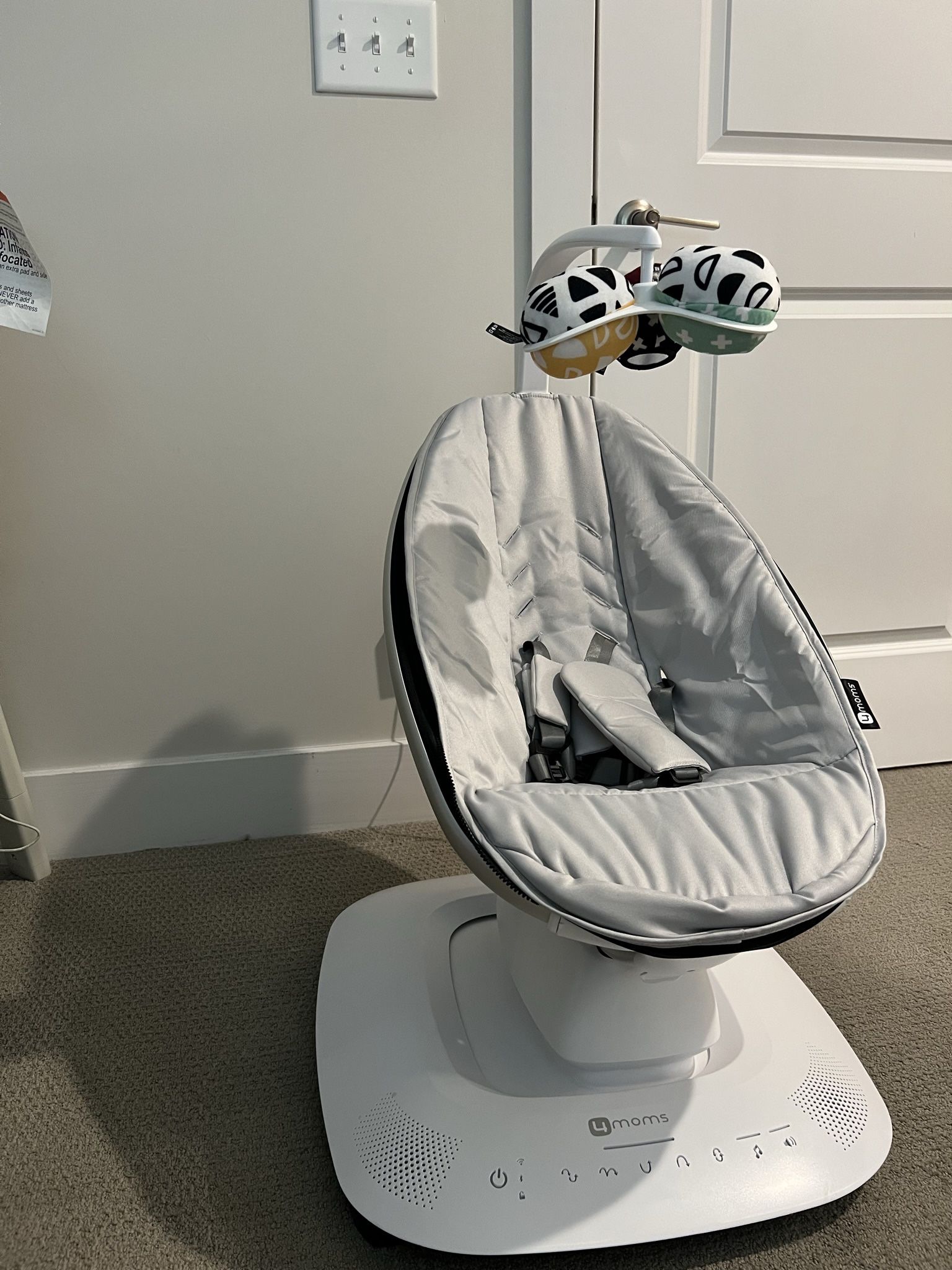 4moms Mamaroo swing