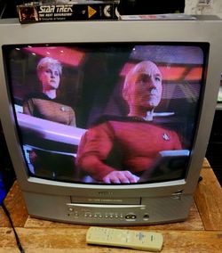 19" CRT TV VCR Combo Retro Gaming Television model 2003