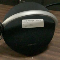 Harmon/kardon speaker