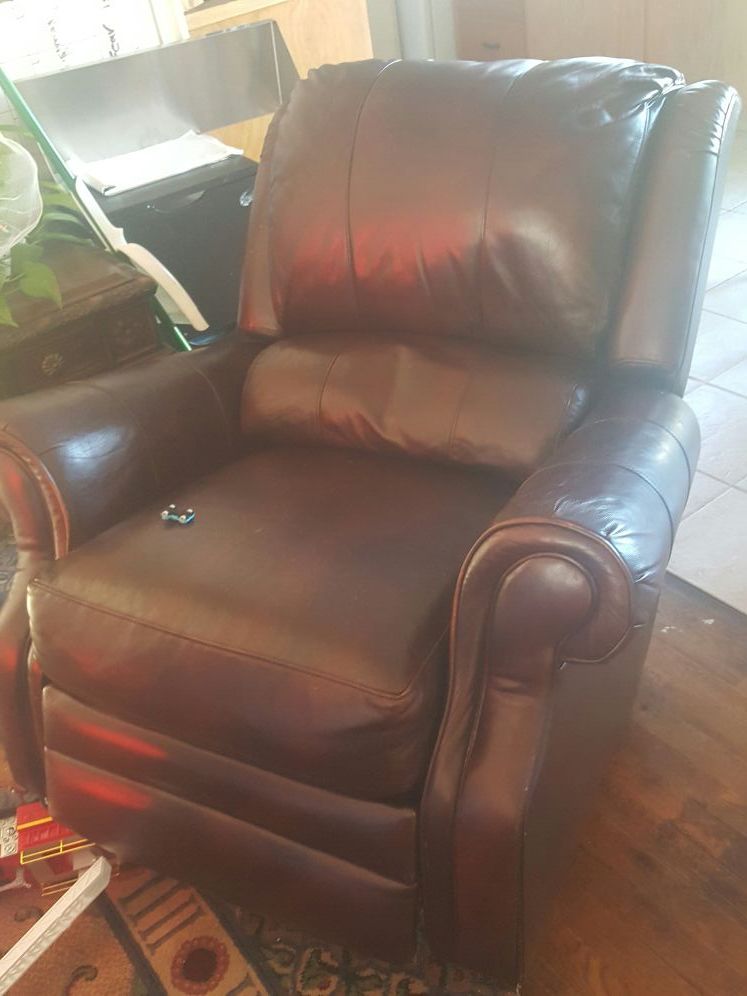 Free recliner for Sale in Vancouver, WA OfferUp