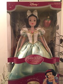 Disney princess brass key keep sake porcelain doll