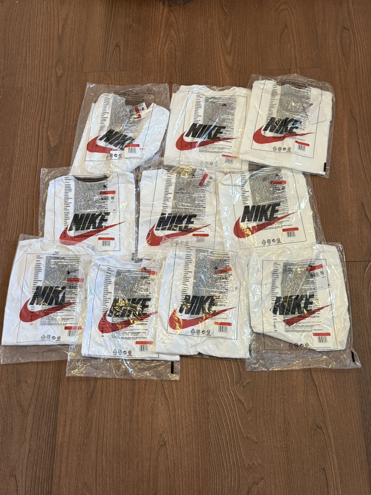 Nike Kids Tshirts - Size Large (Youth)