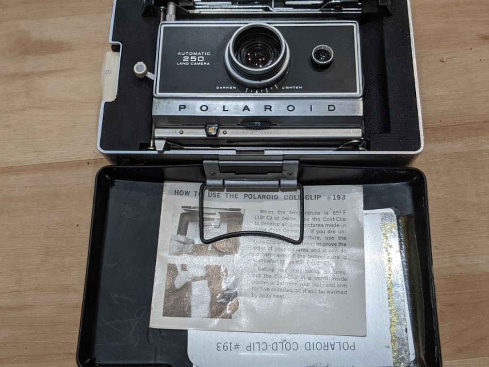 Vintage Polaroid Automatic 250 Land Camera