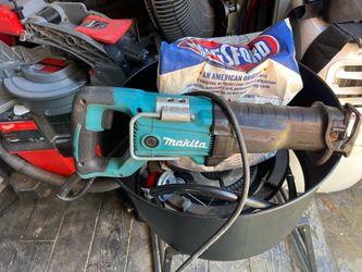 Makita saw