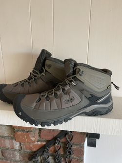 Keen Gortex Hiking Boots Size 17