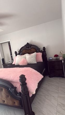 Colonial queen bed frame