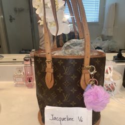 Authentic Louis Vuitton Bucket 