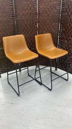Seat Height: Counter Stool (26" Seat Height)