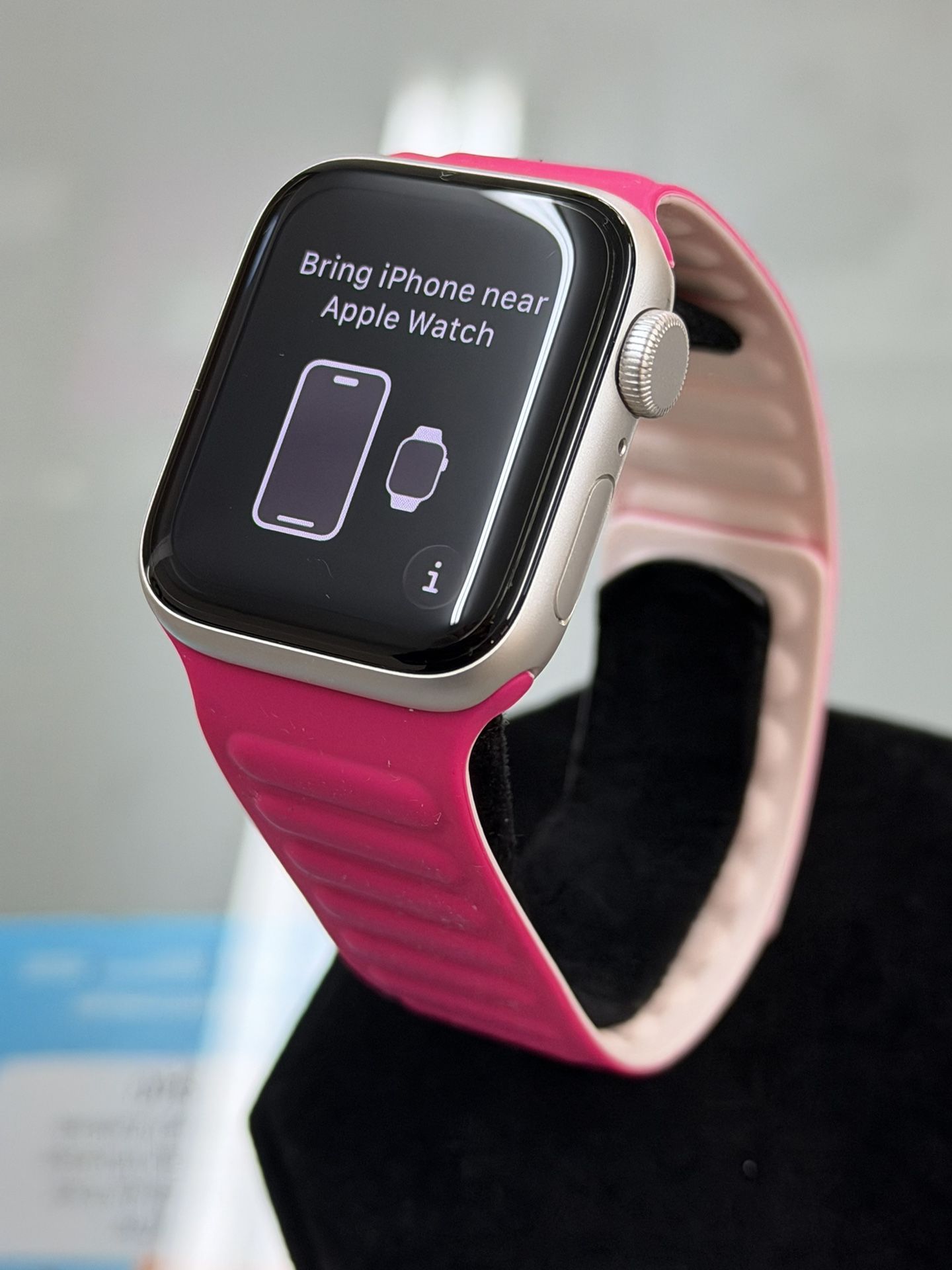 Apple Watch SE 2nd Gen 40mm GPS Starlight Aluminum Case