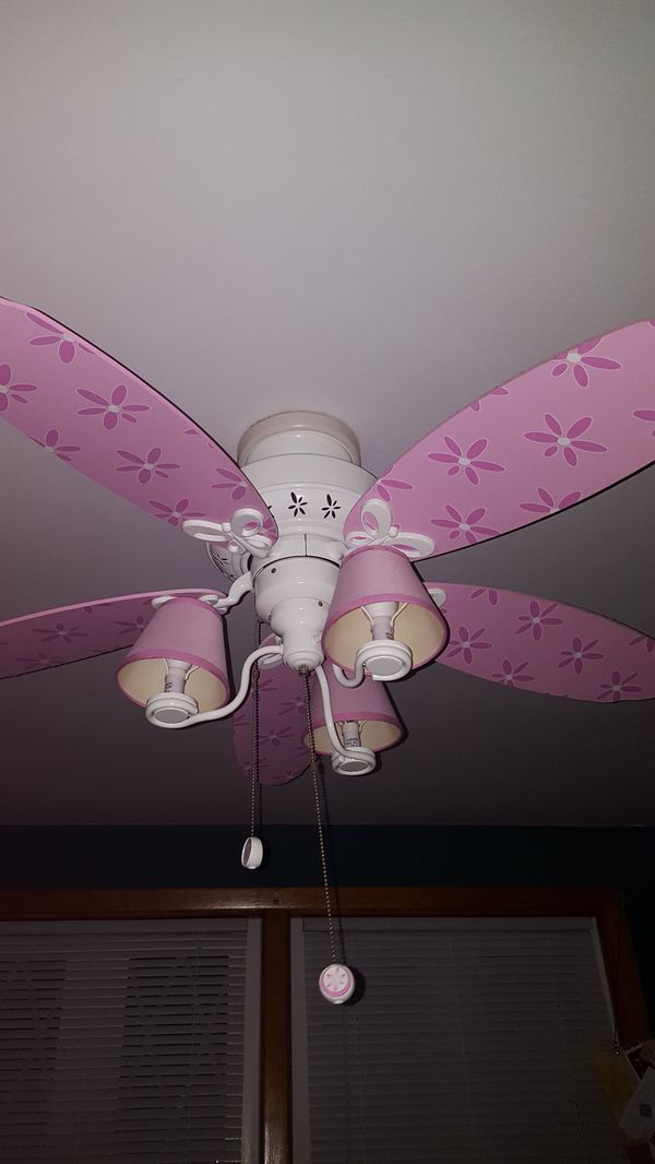 Hunter girls ceiling fan for Sale in Bedford Park, IL - OfferUp