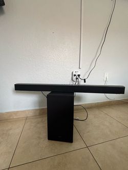 Samsung HW-B550 soundbar and subwoofer