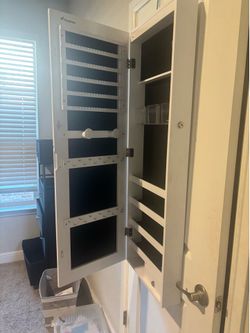 Mirror hanging jewelry box