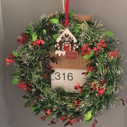 Small Flat Reusable Reath Easy To Store Away & Mickey’s WDW party Ornament 