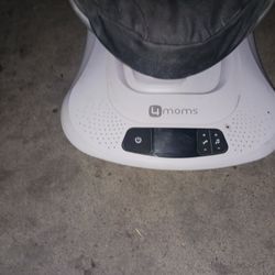 4 Moms Mamaroo