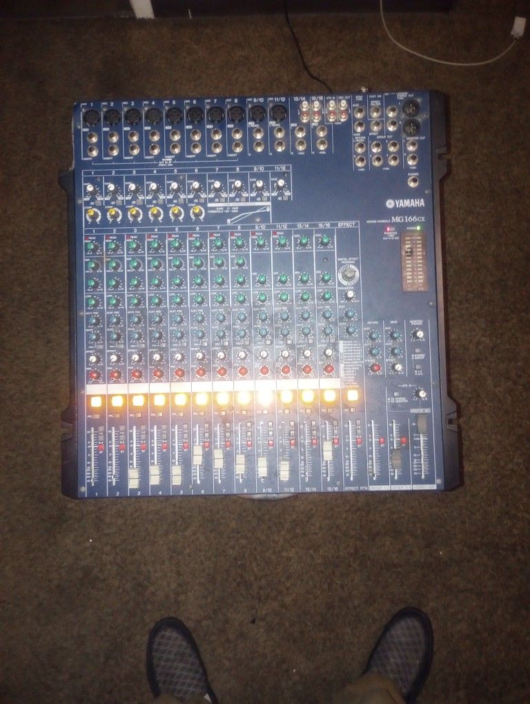 Yamaha Mg166cx Mixing Console
