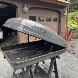 GM Accessories Roof box