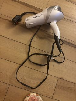 Hair dryer