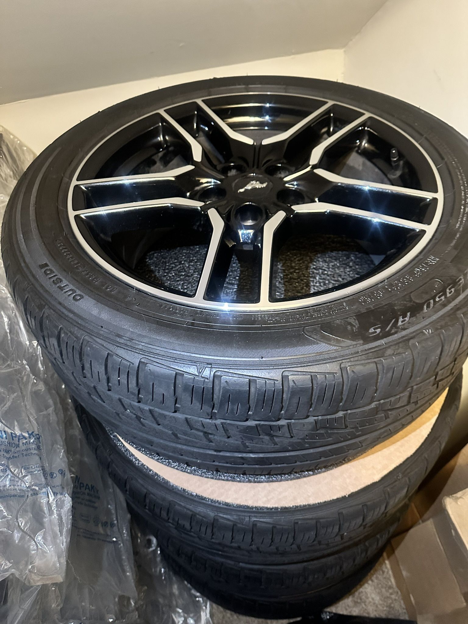 OEM Ford Mustang Premium wheels & tires