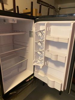 Refrigerator y mesa