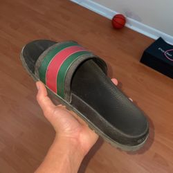 1 Gucci slide