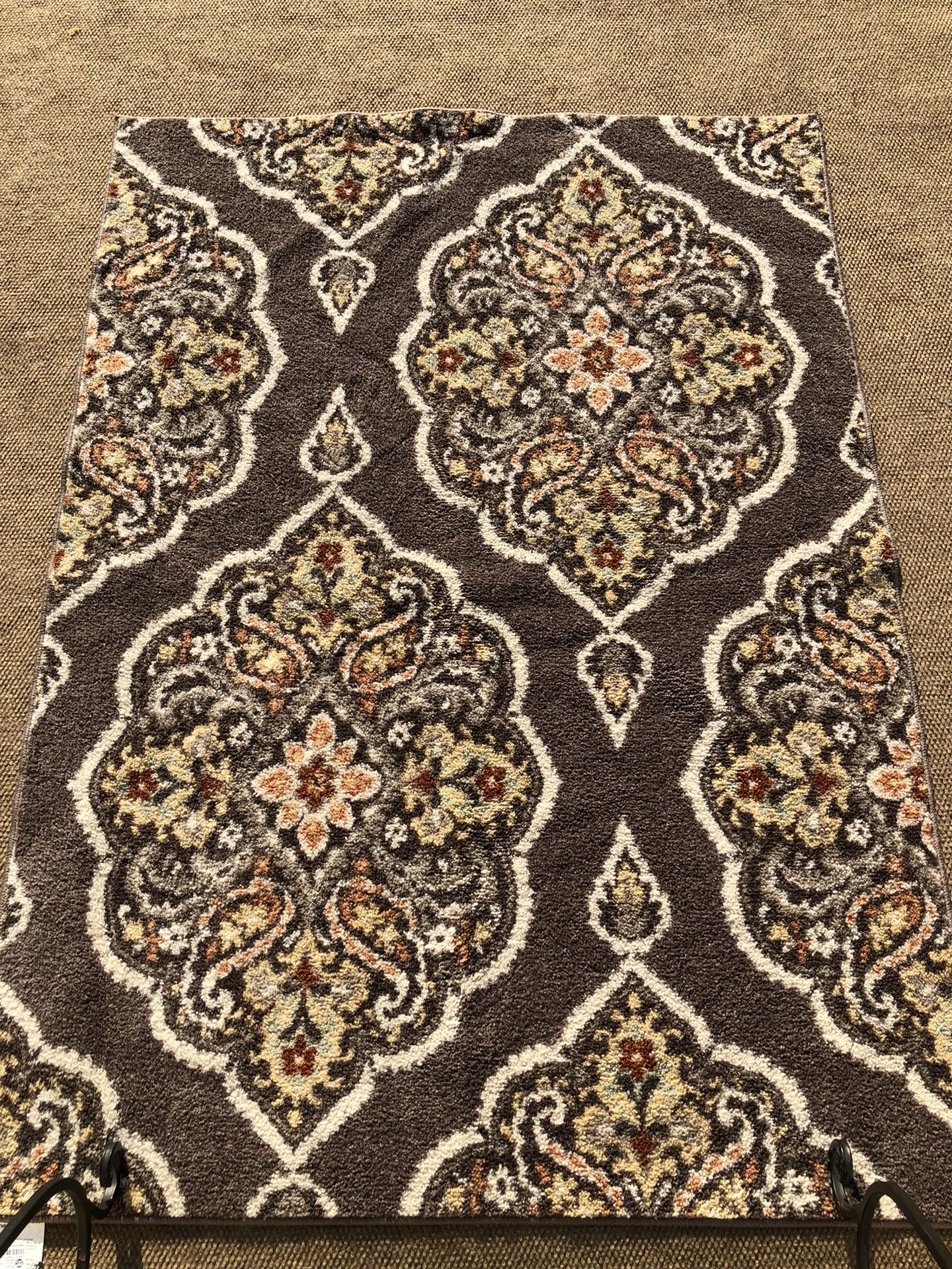 VERNA TUFTED AND HOOKED AREA RUG GRAY for Sale in Farmers Branch, TX