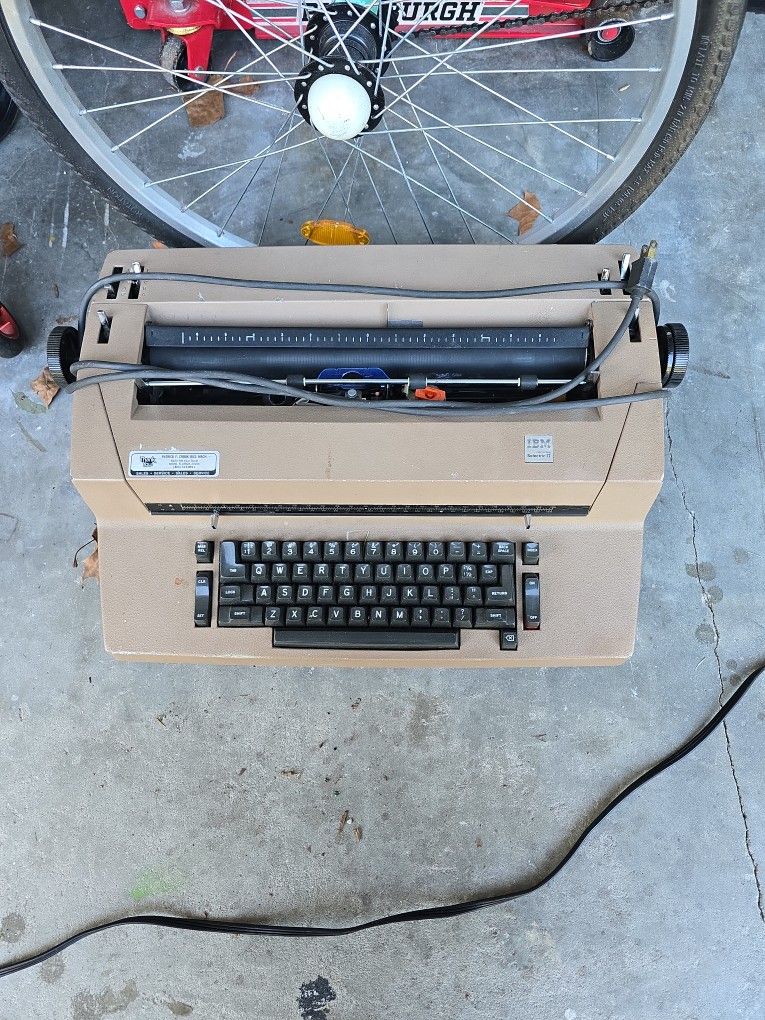 IBM Selectric II Typewriter