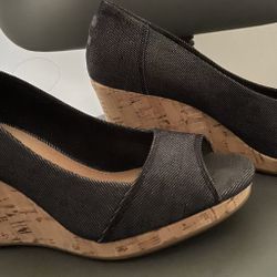 TOMS brand Ladies Wedge shoes