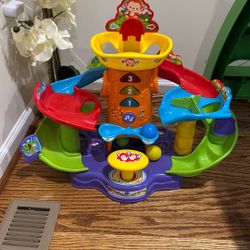 Vtech Pop & Surprise Ball Center 