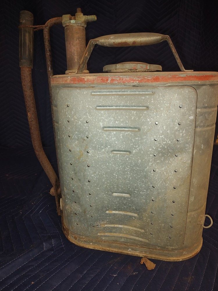 Antique Sprayer / Tank
