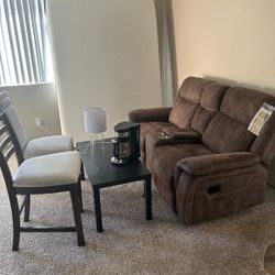 2 mattress  1 coffee maker   1 table  1 lamp  1 love seat  2 chairs