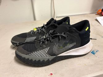 Nike Basketball Sneakers Black and White Size 7.5