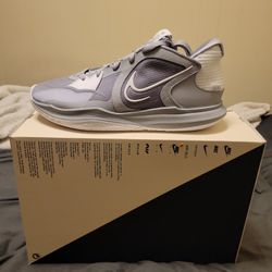 New NIKE KYRIE 5 Low's Mens 8.5