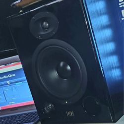 Studio Monitor 