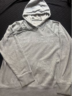 Women’s Under Armour hoodie SIZE: XL