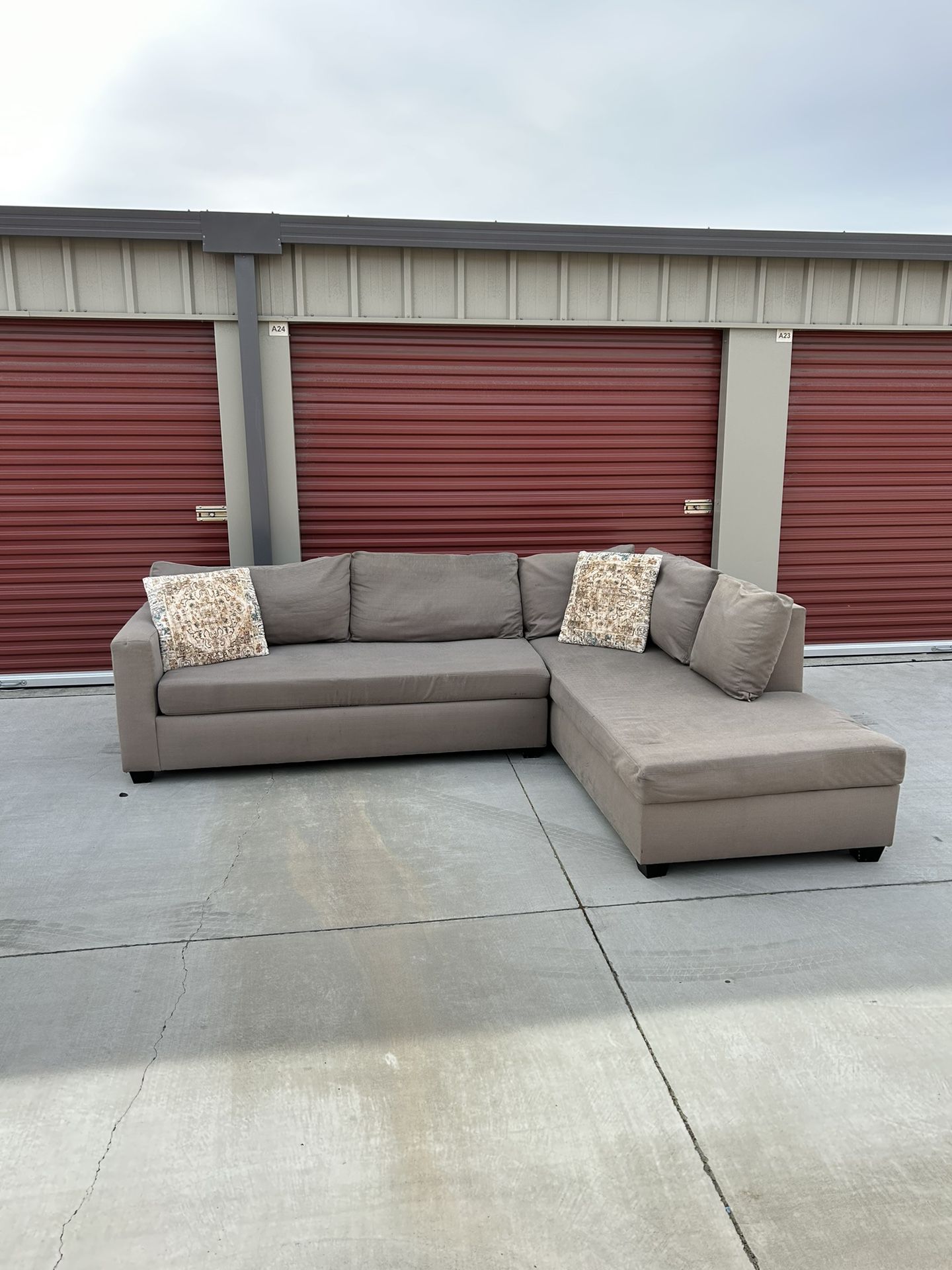 FREE DELIVERY+INSTALLATION  Gray L Sectional Couch