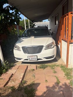2011 Chrysler 200 white