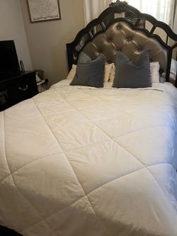 Queen bedroom set