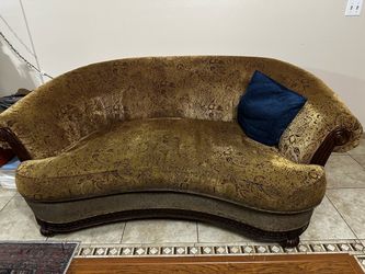 Victorian-Style Curved Loveseat Sofa