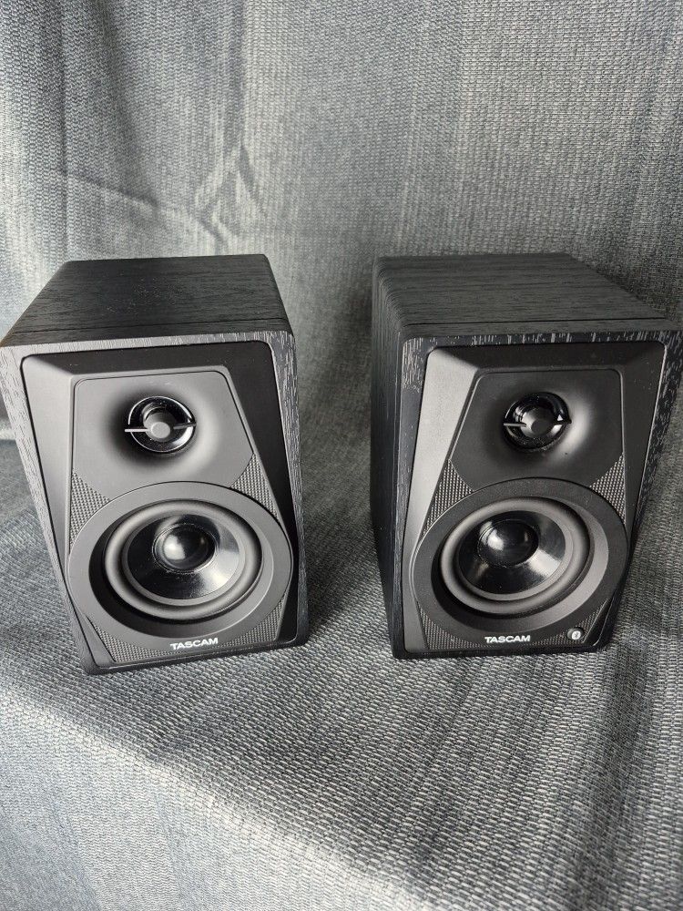 Tascam VL-S3BT 2 Way Powered Monitor PC Speakers