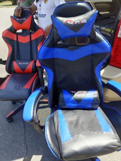 Hello! I was given these chairs as a gift but don't have the space for them so I need to sell them. Prices are negotiable ! one arm is loose on the bl