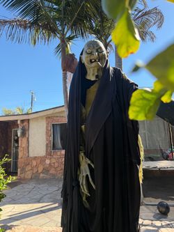 f halloween decorations